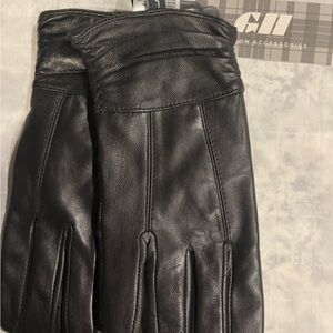 Elegant Black Leather Women’s Gloves